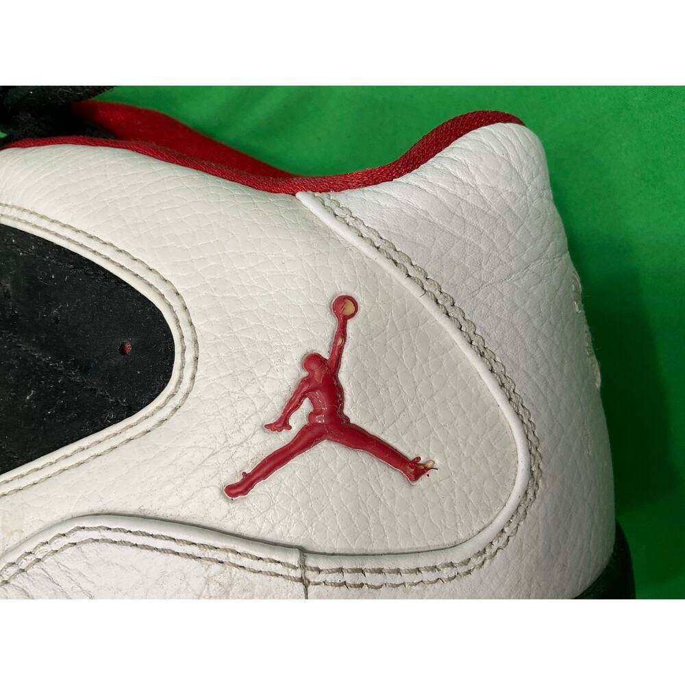 Air Jordan Hallowed Ground in the "Black Varsity Red" colorway size 13 - Picture 10 of 16